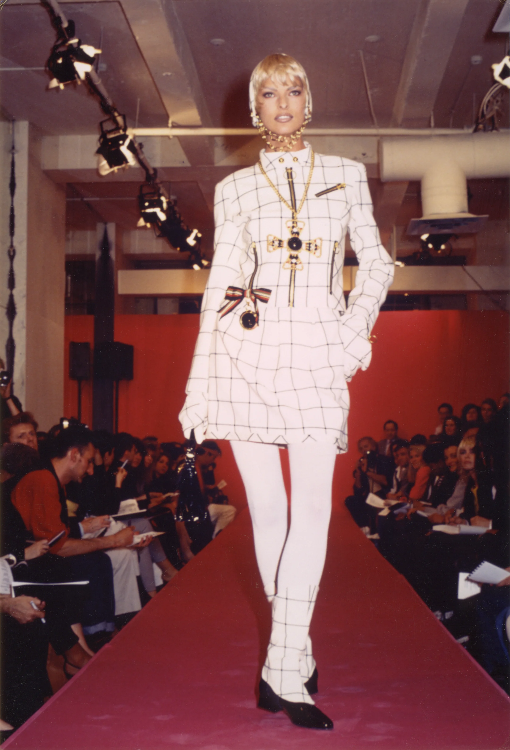 ANNA SUI — Curator